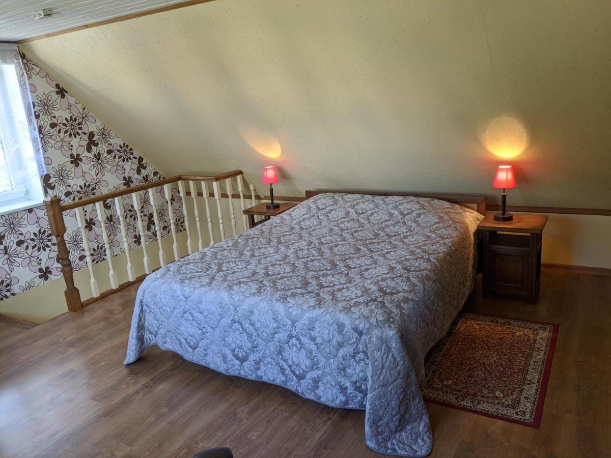 Paerna Guesthouse & Apartments Kuressaare Esterno foto