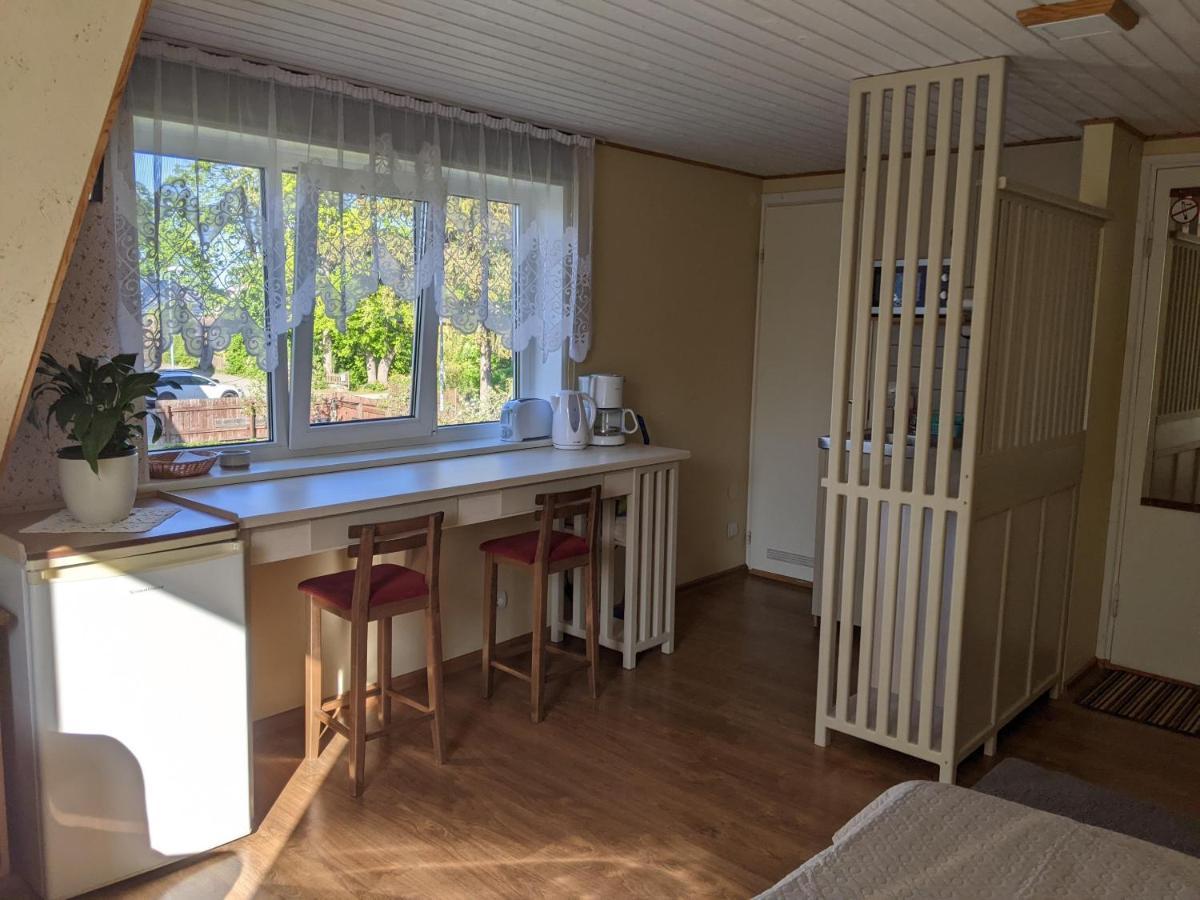 Paerna Guesthouse & Apartments Kuressaare Esterno foto