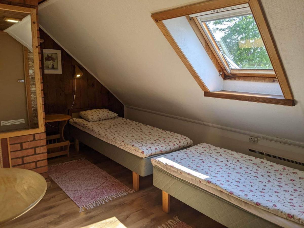 Paerna Guesthouse & Apartments Kuressaare Esterno foto
