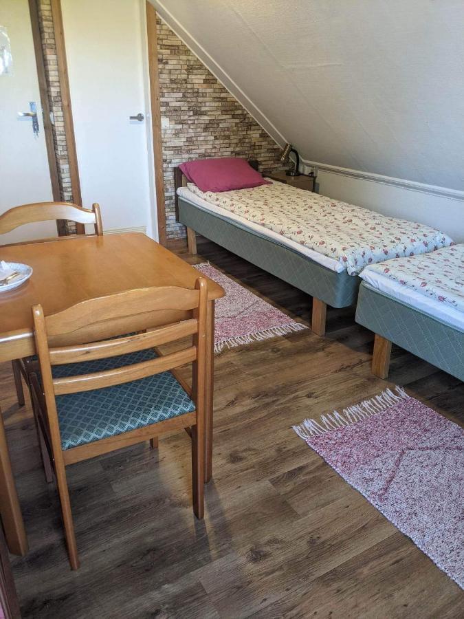 Paerna Guesthouse & Apartments Kuressaare Esterno foto